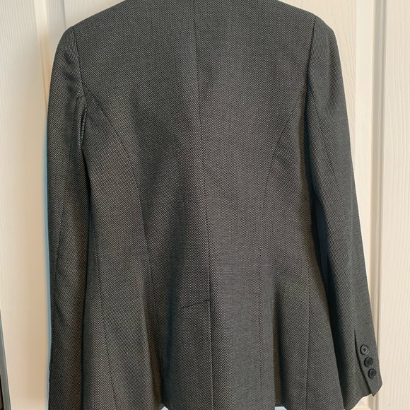 Skirt suite - Picture 3 of 3